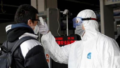 قياس درجة حرارة الوافدين على سيوة للوقاية من كورونا