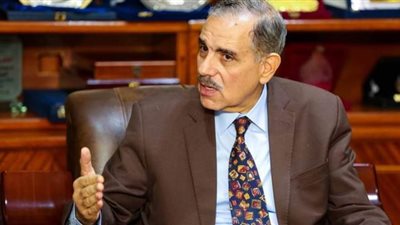 إلزام أصحاب المحلات الغذائية في كفر الشيخ بارتداء القفازات والكمامات