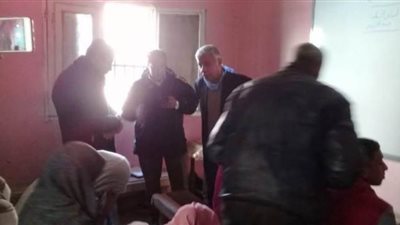 التحفظ علي معلم ثانوى بالشرقية تحدى قرارات الحكومة | صور