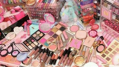 ضبط صاحب مخزن بحوزته أدوية ومستحضرات تجميل مهربة جمركيا بالمرج