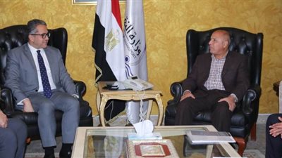 وزيرا  السياحة والآثار و النقل يبحثان سبل تعزيز التعاون لخدمة القطاع السياحي