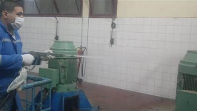 شركة مياه قنا: تطهير مواقع العمل لحماية العاملين من فيروس كورونا | صور