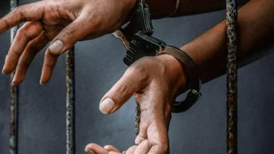 القبض على 3 عمال سرقوا أدوية من داخل صيدلية فى الزيتون 