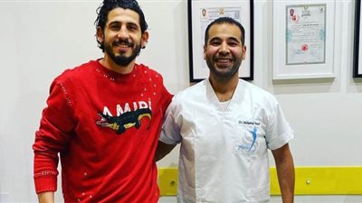 حجازي يستكمل برنامجه التأهيلي مع أخصائي العلاج الطبيعي بالأهلي