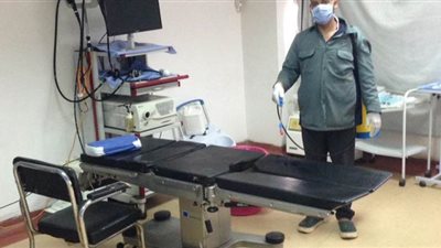 مستشفيات قنا الجامعية تخفض العمل بالعيادات الخارجية بنسبة 50% | صور