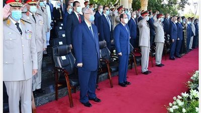  السيسي يشاهد فيلمًا تسجيليًا بعنوان 