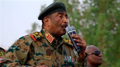 البرهان يعلن حل الحكومة ومجلس السيادة الانتقالي وتعليق مواد بالوثيقة الدستورية