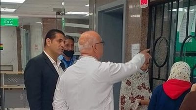رئيس مدينة التل الكبير بالإسماعيلية يتفقد العمل بمركز طب الأسرة | صور