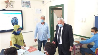 مدير تعليم الإسكندرية يواصل جولاته التفقدية بمختلف مدارس المحافظة