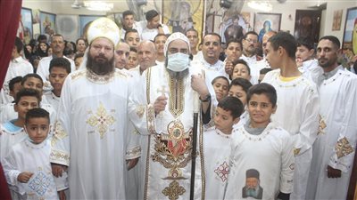 أسقف أبوقرقاص يرسم شمامسة جددا للخدمة بالإيبارشية