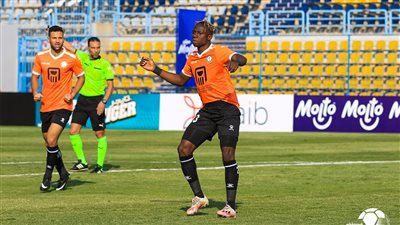 موسى دياوارا يحرز الهدف الأول بالدوري للبنك الأهلي بمرمى طلائع الجيش 