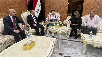 هاني شاكر يصل إلى العراق تمهيدًا لإحياء حفل غنائي