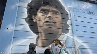 أبناء مارادونا يطالبون بنقل رفاته إلى مكان أكثر أمنًا