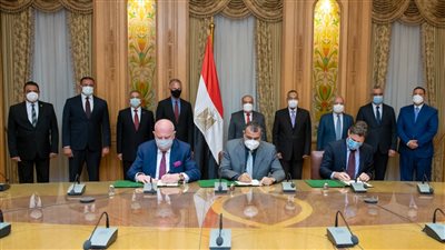 وزير الدولة للإنتاج الحربي يشهد توقيع تحالف لتصميم وإنشاء وإدارة محطات معالجة وتحلية المياه
