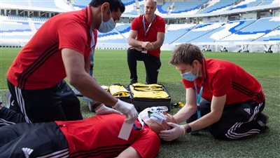 قبل انطلاق مونديال قطر.. فيفا ينظم دورة تدريبية لمواجهة حالات الطوارئ