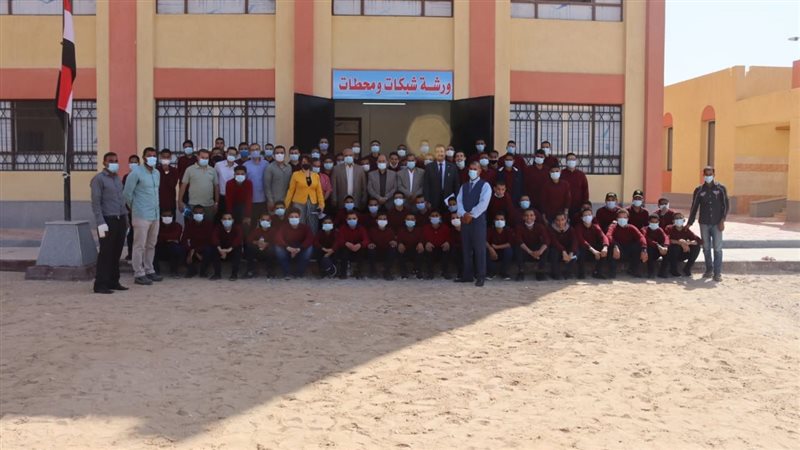 طلاب مدرسة مياه أسيوط