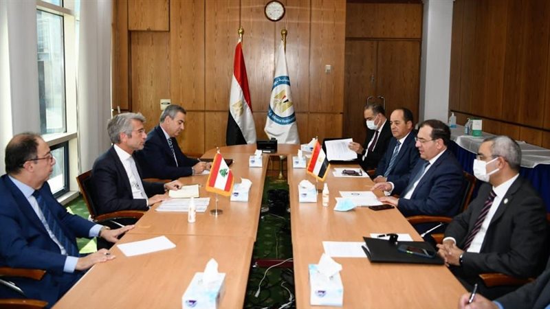 وزير البترول خلال