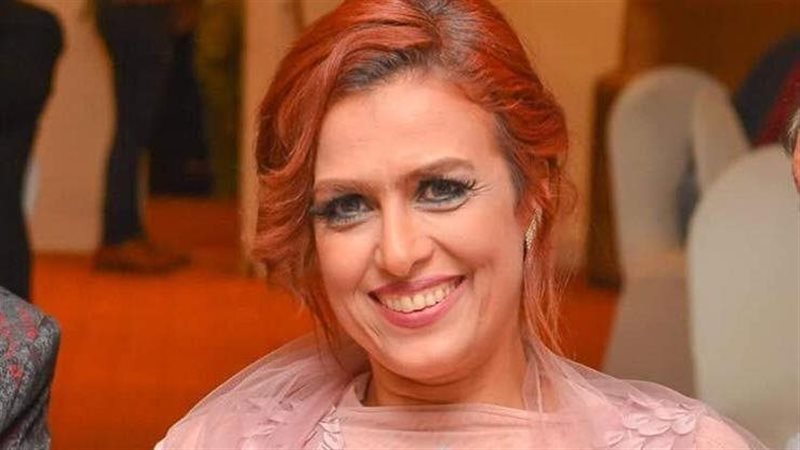الفنانة سيمون