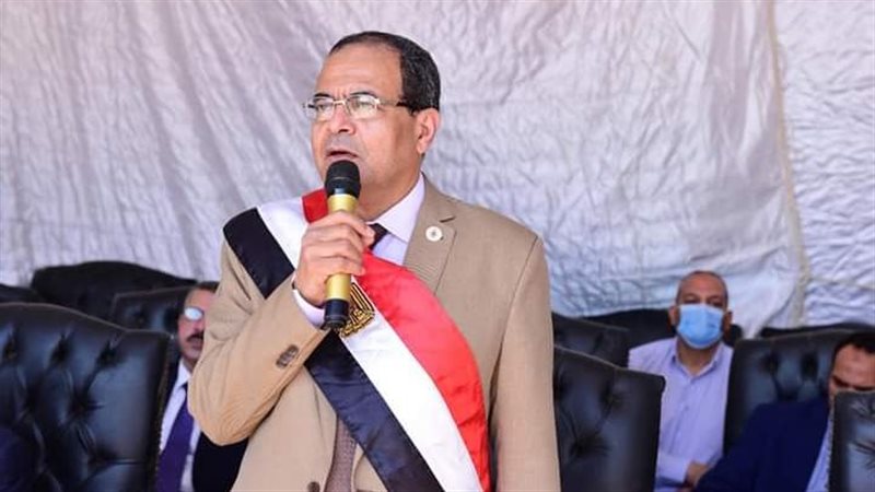الدكتور مصطفي عبد