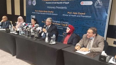 رسائل مهمة من مستشار الرئيس للصحة عن تطورات وفيات وإصابات الموجة الرابعة لكورونا وبروتوكولات العلاج واللقاحات