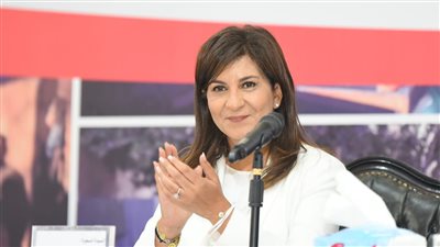 وزيرة الهجرة ومحافظ بني سويف يعقدان لقاء جماهيريا مع أهالي قرية الحرجة