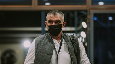 بعد خماسية الأهلي.. كارتيرون يغادر القاهرة ويتوجه إلى فرنسا