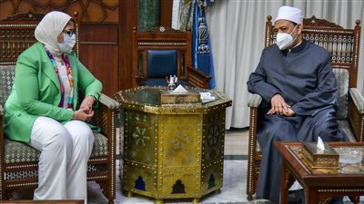 شيخ الأزهريجري اتصالًا هاتفيًّا بوزيرة الصحة للاطمئنان على صحتها