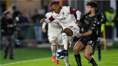 ساليرنيتانا يفوز على فينيزيا 1/2 وتعادل جنوى مع سبيزيا بالدوري الإيطالي