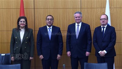 رئيس الوزراء يوقع مذكرة تفاهم لتدشين برنامج قطري مدته 3 أعوام في باريس