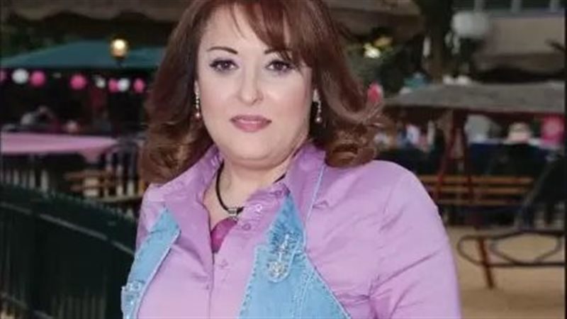 الفنانة نهال عنبر