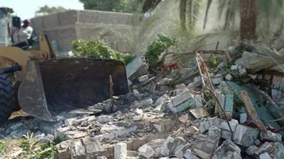 رفع كفاءة الطرق العامة والداخلية بـ إسنا في الأقصر 