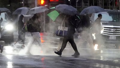 بسبب عاصفة قوية.. أمطار غزيرة تغرق شمال شرق أمريكا 