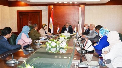 محافظ سوهاج يترأس الاجتماع التنسيقي لتدشين حملة لمكافحة زواج الأطفال