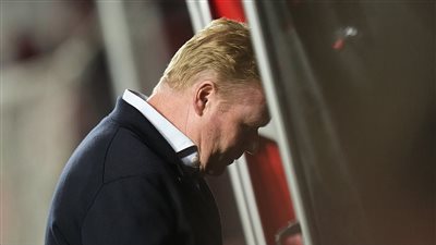 رسميًا.. برشلونة يقيل مدربه كومان