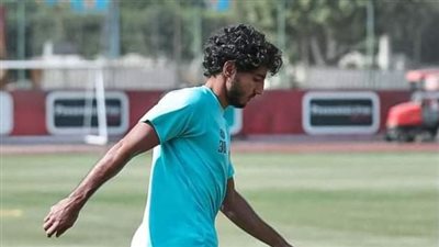 محمد هانى يعود لقيادة الجبهة اليمنى للقلعة الحمراء أمام البنك الأهلى 