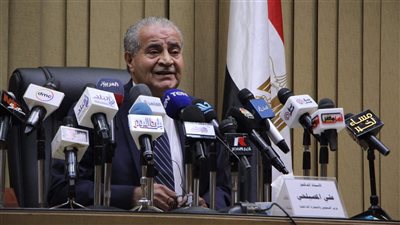 وزير التموين: عملية تنقية البطاقات مستمرة.. وحذف المواطن من الدعم حال تركه البطاقة للبقال