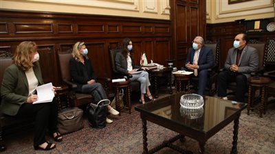 وزير الزراعة يبحث مع المستشار الزراعي الإقليمي لفرنسا سبل التعاون المشترك