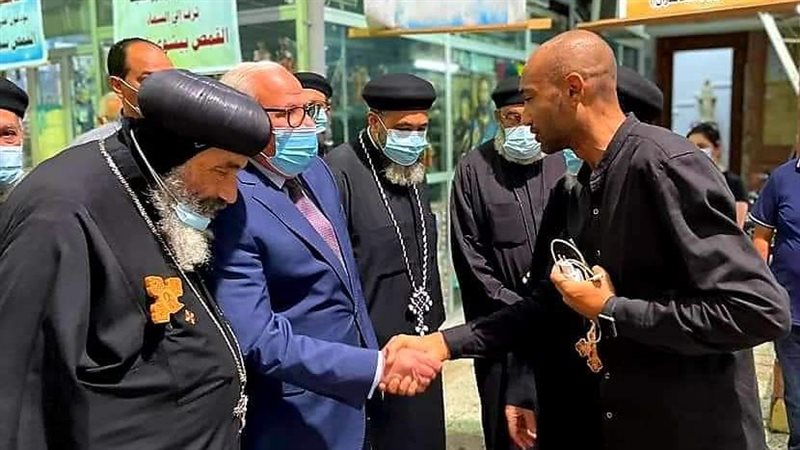 محافظ بورسعيد يقدم