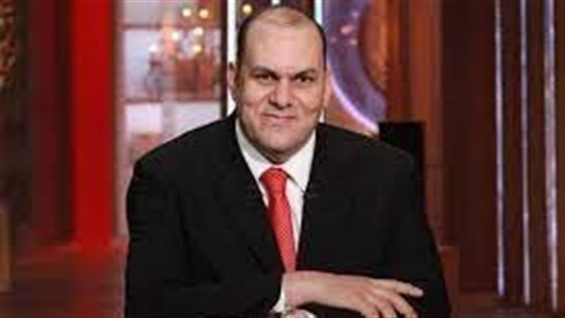 استاذ الإعلام أيمن