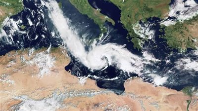 الأرصاد تحذر: نشاط رعدي لسحب عملاقة على البحر المتوسط