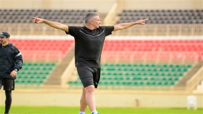 كارتيرون يُخصص فقرة تدريبات بدنية للاعبي الزمالك