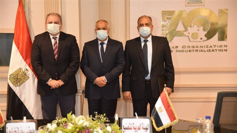جانب من التوقيع