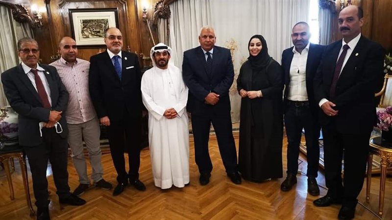 جانب من لقاء محافظ