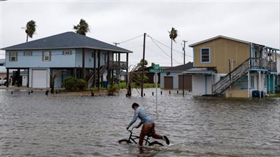 أضرارها فاقت إعصار 2003.. فيضانات هائلة تضرب الساحل الشرقي لأمريكا | فيديو 