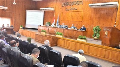 تخصيص أراض لإنشاء محطات رفع صرف ونقطة شرطة بديروط ومنفلوط في أسيوط