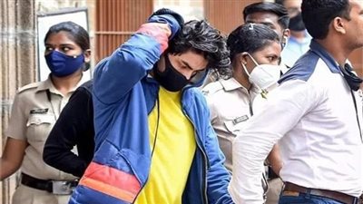 احتفالات بخروج اريان بن شاروخان من السجن | فيديو وصور