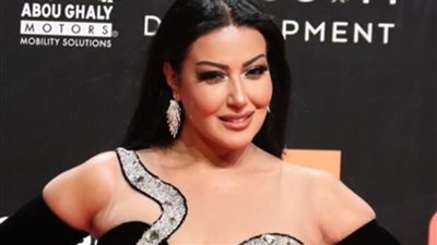 بالرقص على أغنية يا هناه اللي انت معاه.. سمية الخشاب تثير الجدل | فيديو 