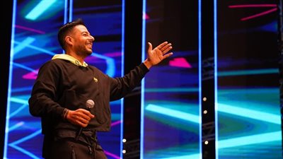 محمد حماقي يكمل حفله في الإسكندرية رغم هطول الأمطار | صور