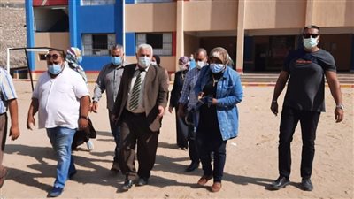 مدير تعليم الإسكندرية يتفقد مدارس العجمي 