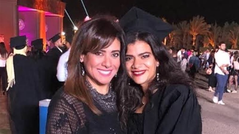 نشوى مصطفى وابنتها